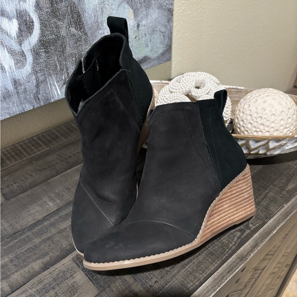 Toms Shoes - TOMS Clare Wedge Bootie SZ 7.5